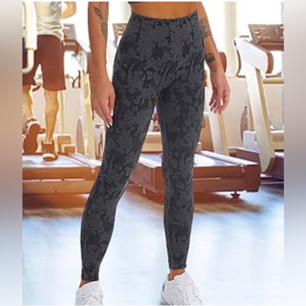 Women's GymShark Adapt Camo Seamless Leggings